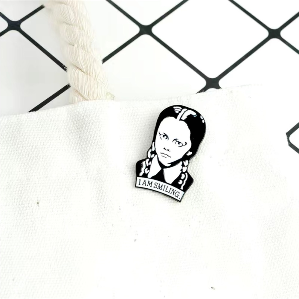 Enamel Painted‎ Metal Black & White I AM SMILING Pin 
*Faux Fashion Accessories